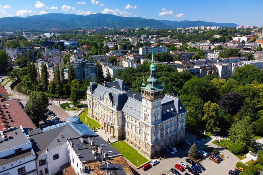 Bielsko-Biała: aktualne wydarzenia i trendy na lokalnym rynku pracy 2025